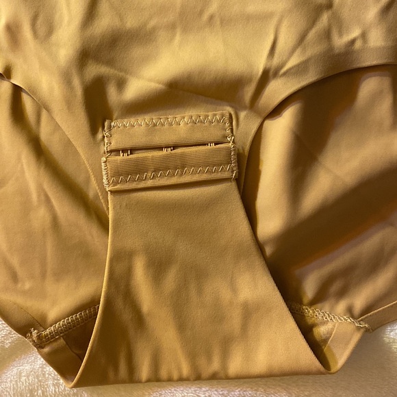 Shapewear - Picture 2 of 5